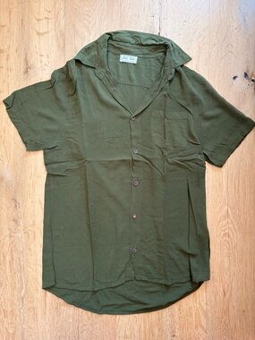 Olive Green Short-Sleeve Button-Down Shirt